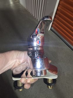 Bathroom Sink  Faucet  New