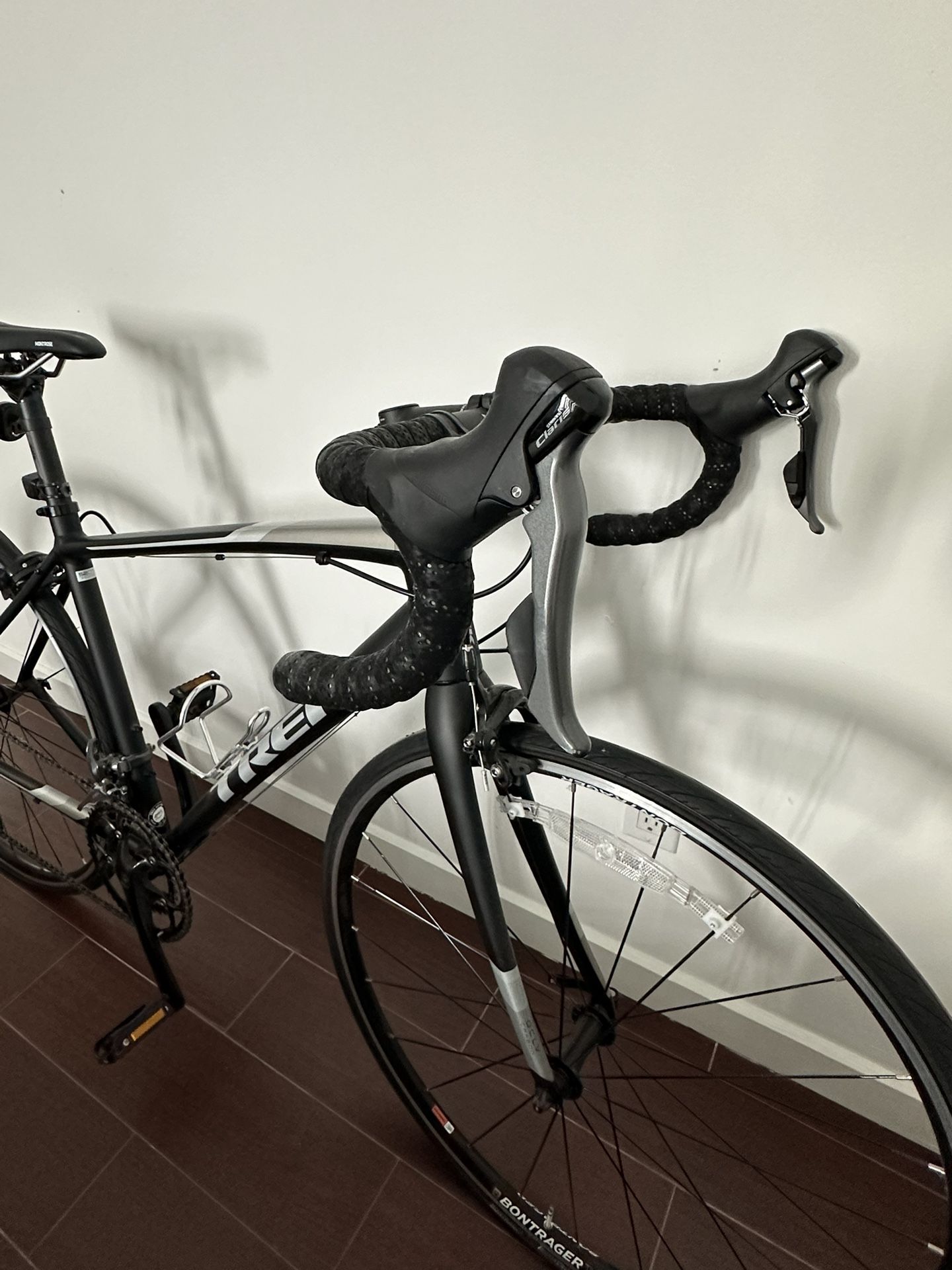 Trek Domane AL 2 - Like New - 52cm - 2018 - Black and Bontrager