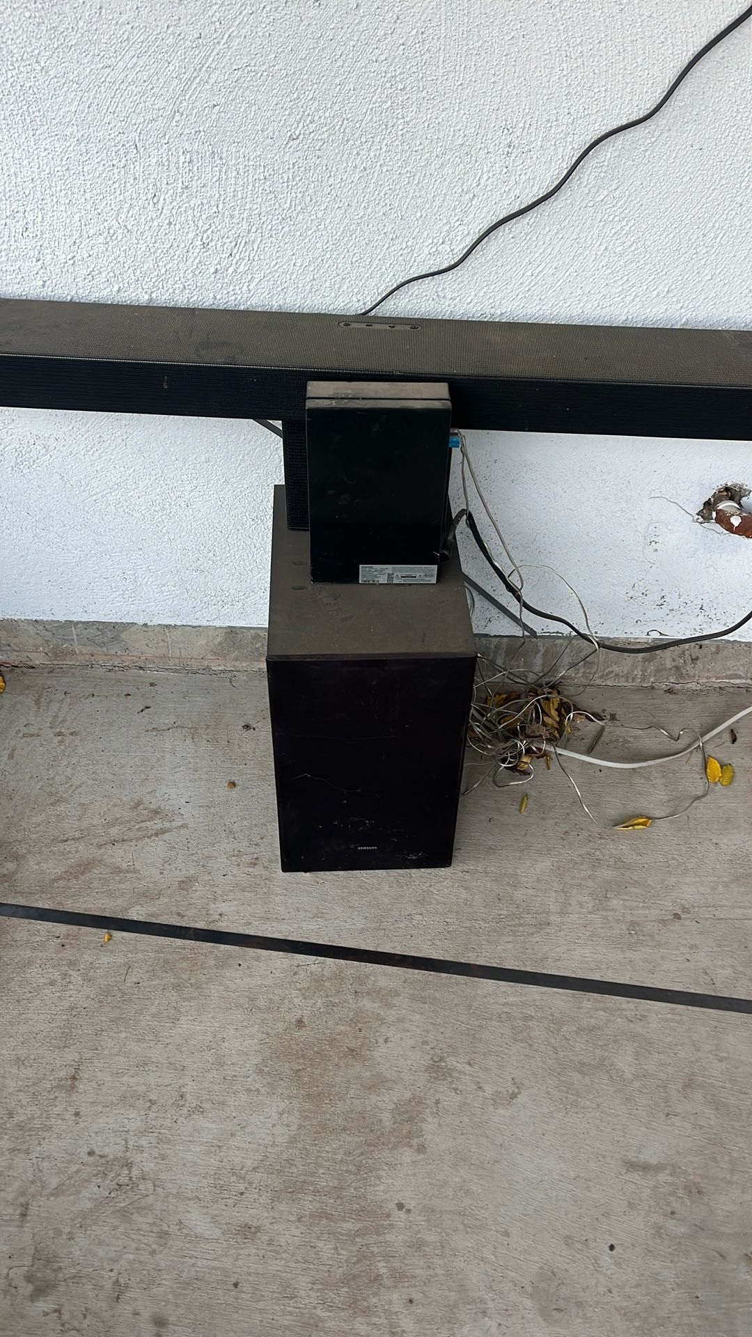 Samsung Sound Bar And Sub Woofer