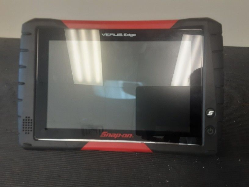 Snap On EEMS330 Verus Edge Diagnostic Scan Tool