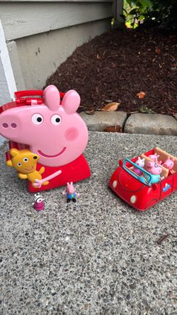 Peppa Pig Talking Car, Carrying Case, & Figures