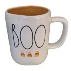 Rae Dunn HTF “BOO” mug