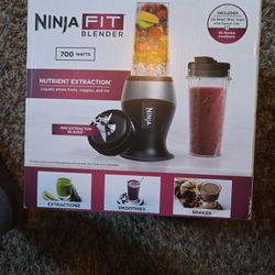 NINJA fit 700 Watt Personal Blender W/2cup& Lids Smoothie, Shake 