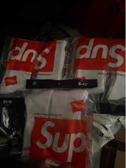 Supreme socks