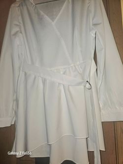 Women's White Wrap Blouse Peplum Tunic Size 3XL
(US 14-16)