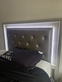 LIGHT UP QUEEN SIZE BED SLIVER LUXURY BEDSET