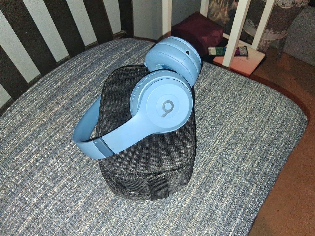 Beats Solo 4