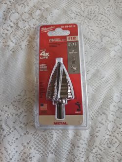 Milwaukee
7/8 in. - 1-3/8 in. #12 Black Oxide Step Drill Bit (5-Steps)