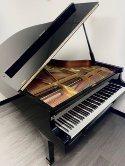 Yamaha C3 Grand Piano