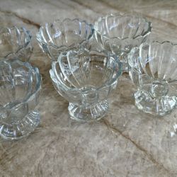 6 Crate & Barrel Tulip Ice Cream Dishes