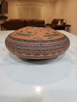 Signed Navajo Hand-Etched Pottery Seed Pot by Donavon T. – Large 10" Southwest Art Vase