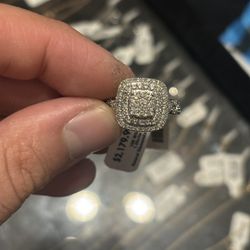 New 10k White Gold Ring With Diamond 