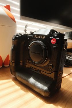 Fujifilm X-H1 Camera w/ Booster Grip