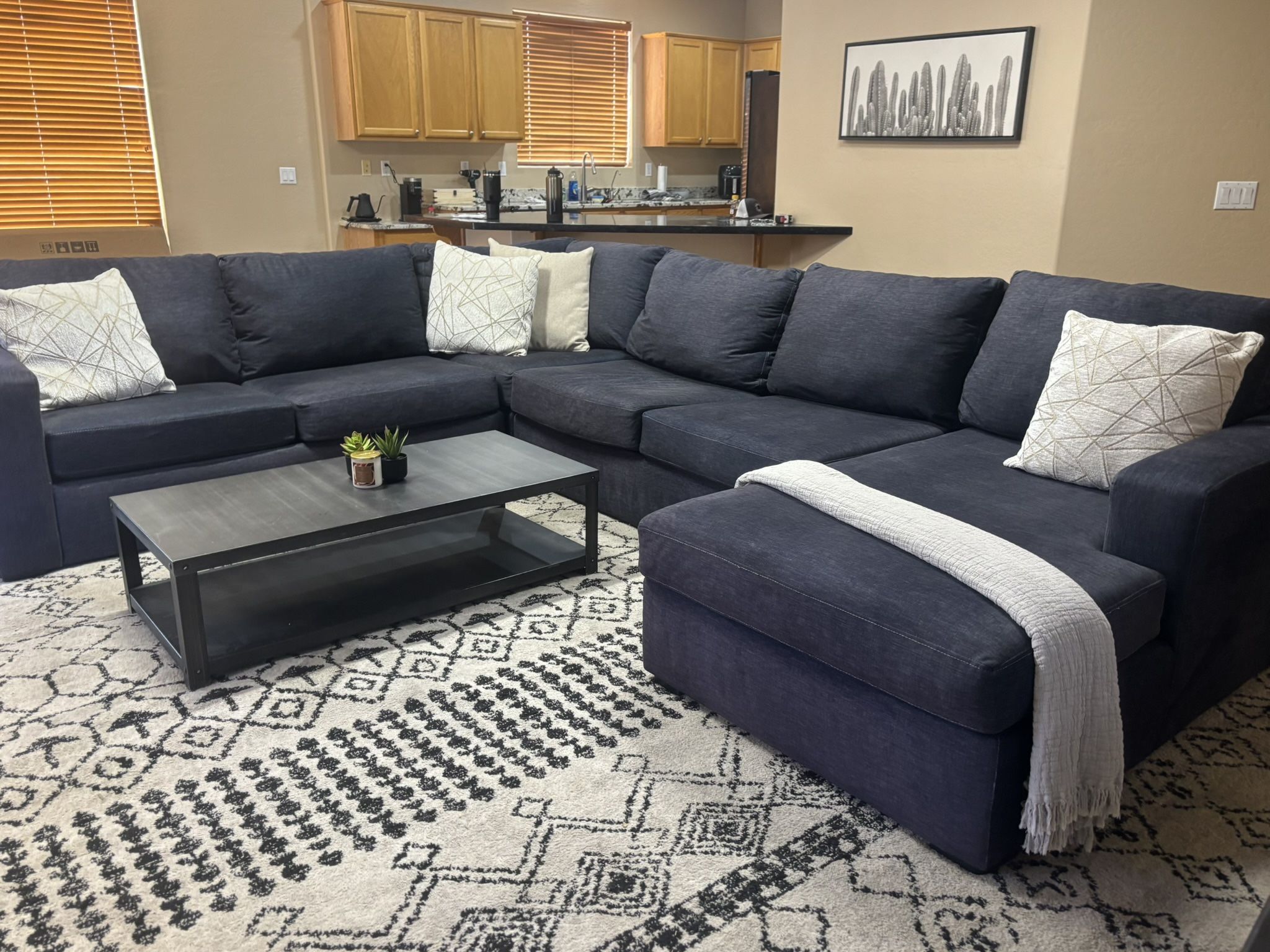 Living Spaces 4pc Sectional W Chaise