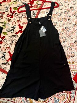 ♥️6 Jumpsuits & 1 Skirt Size L/XL♥️