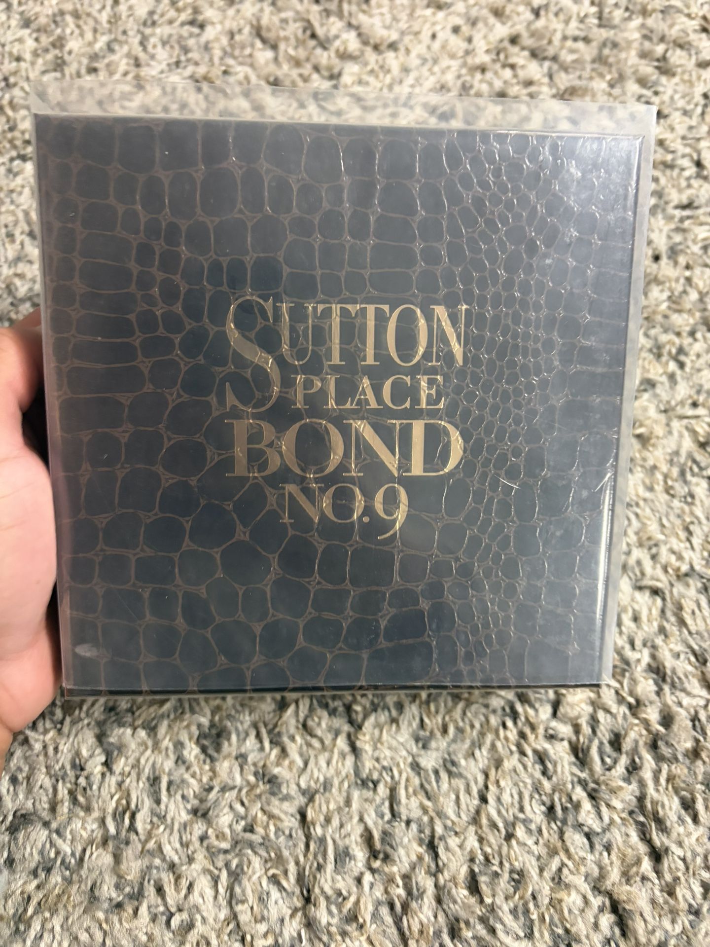 Bond No. 9 Sutton Place (50ml / 1.7 fl oz) ✨ Sophisticated and luxurious fragrance with a refined, elegant appeal. 📦 Brand new – sealed, never opened