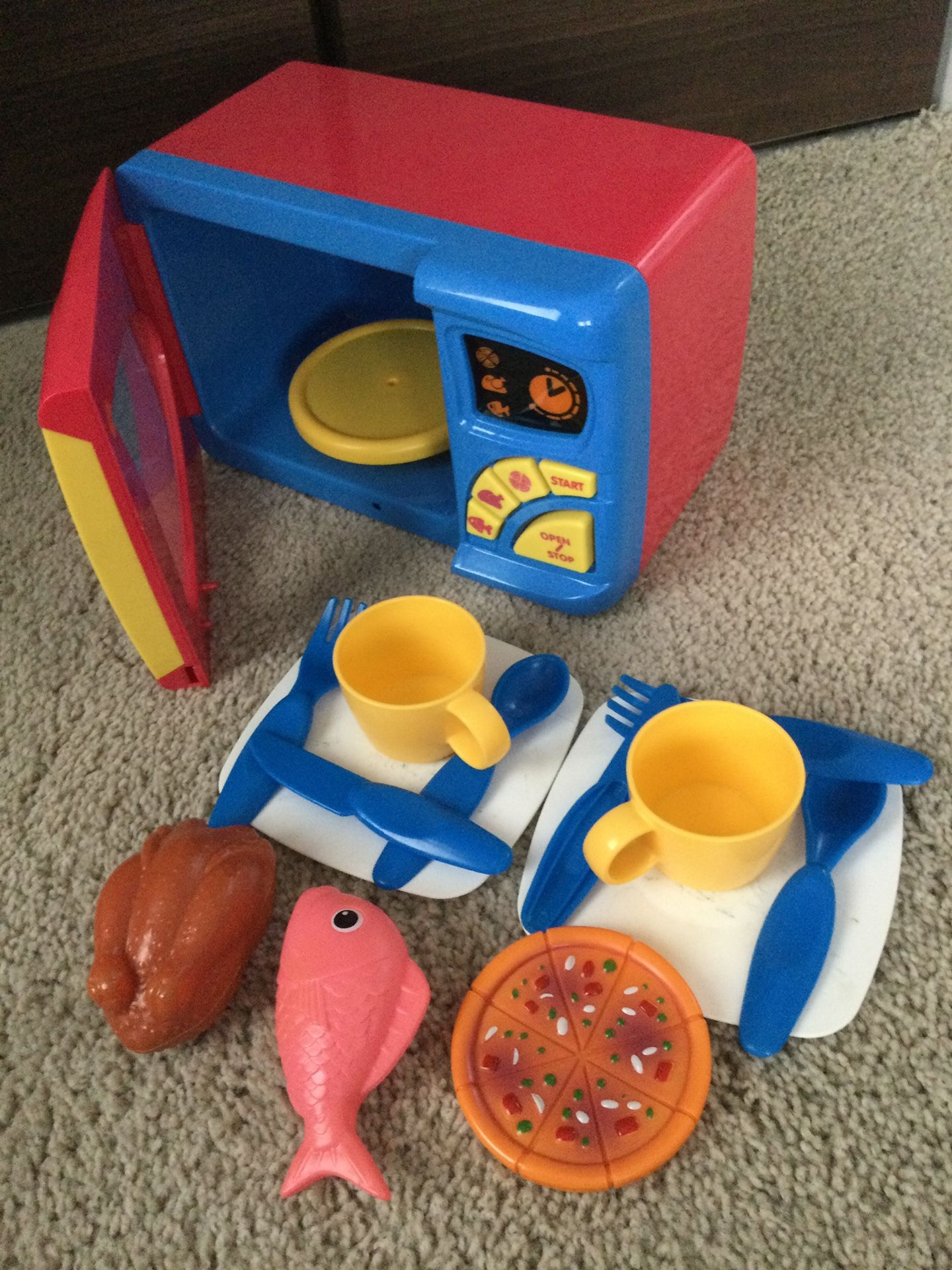 Toy Microwave And Accessories