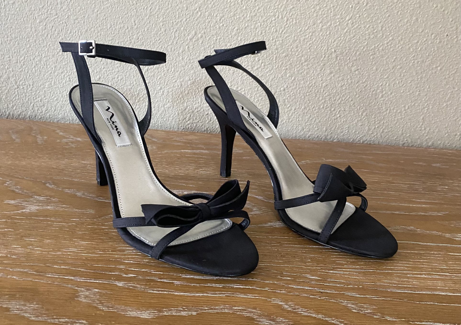 NEW Nina Dress Heels, Size 9