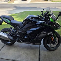 2023 Ninja 1000SX Driven 633 miles.