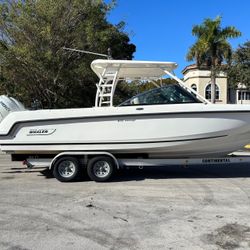 2014 Boston Whaler 270 Vantage