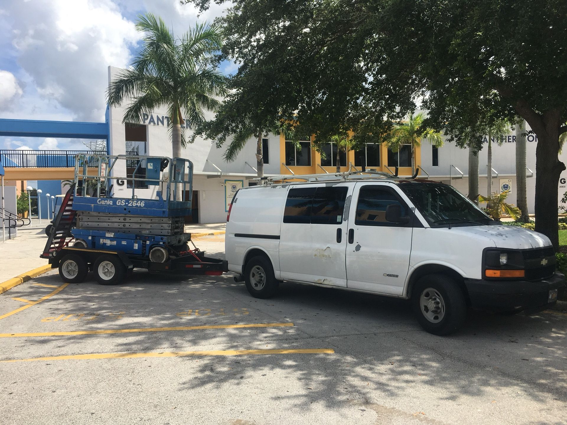 Scissor lift rental