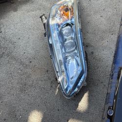 2013 to 2015 Honda Accord Passenger Side Headlight OEM Good Condition Hybrid Type 
