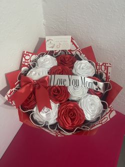 Eternal Rose Mothers Day Ramo