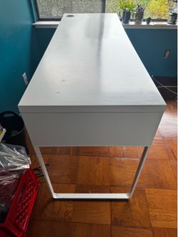 FREE white 2 drawer desk