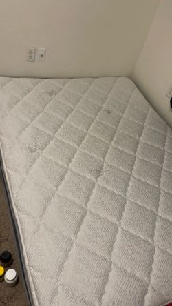 Queen size mattress for quick sale