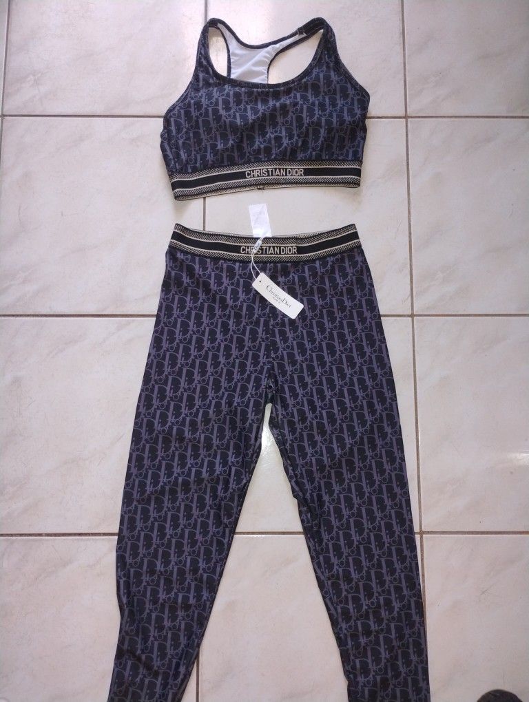SHIPPING ONLY, DIOR GYM SET , PANTS AND TOP SIZE SM