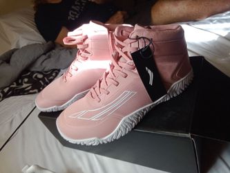 Avancus shoes