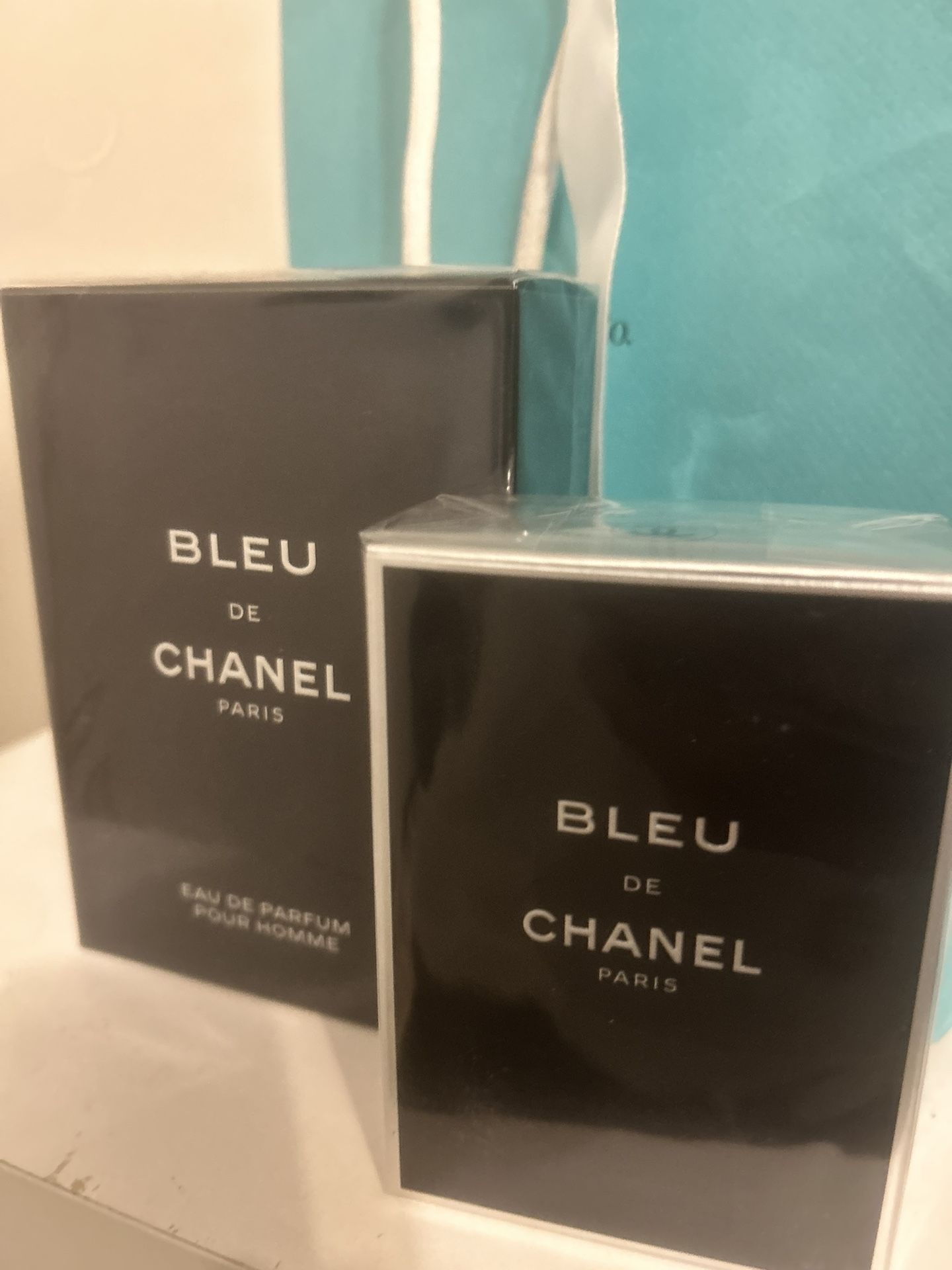 Chanel bleu