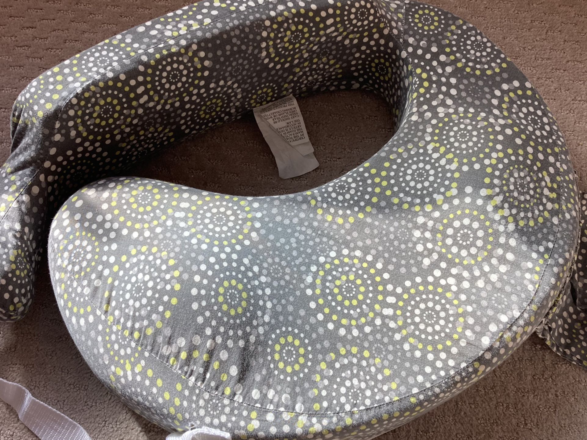 Free : My breast friend Breastfeeding Pillow (includes Washable Covering)