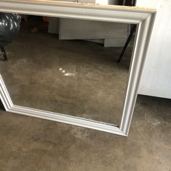 Restroom Mirror / Espejo Para Baño