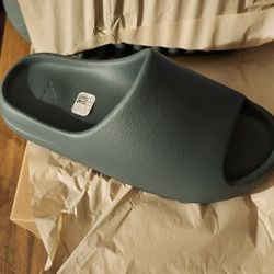 Yeezy Slide Size 10 Slate Marine
