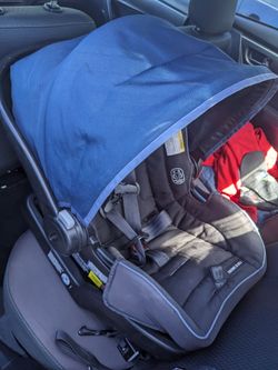 Graco infant carseat