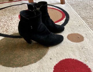 Black suede boots 6.5 size