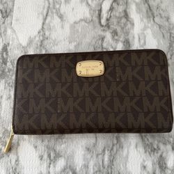 Michael Kors Jet Set Travel Wallet - Brown