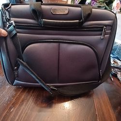 #1536, Kenneth Cole Reaction bag.