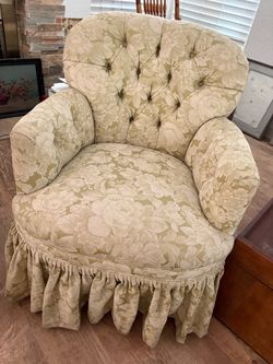 Antique style chair