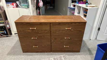 Full dresser