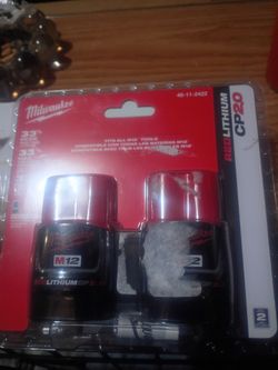 2 M12 Milwaukee battery