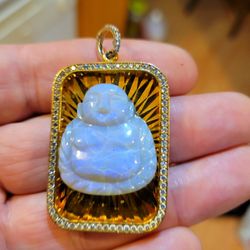 BEAUTIFUL 10KT OPAL BUDDHA PENDANT 