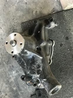 350 water pump brand new