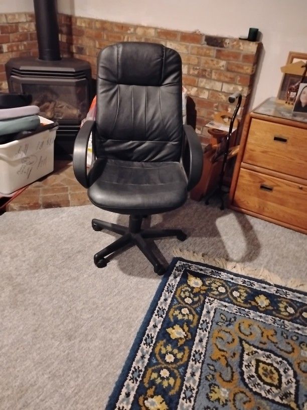 Last Weekend For Free Office Chair Last Weekend