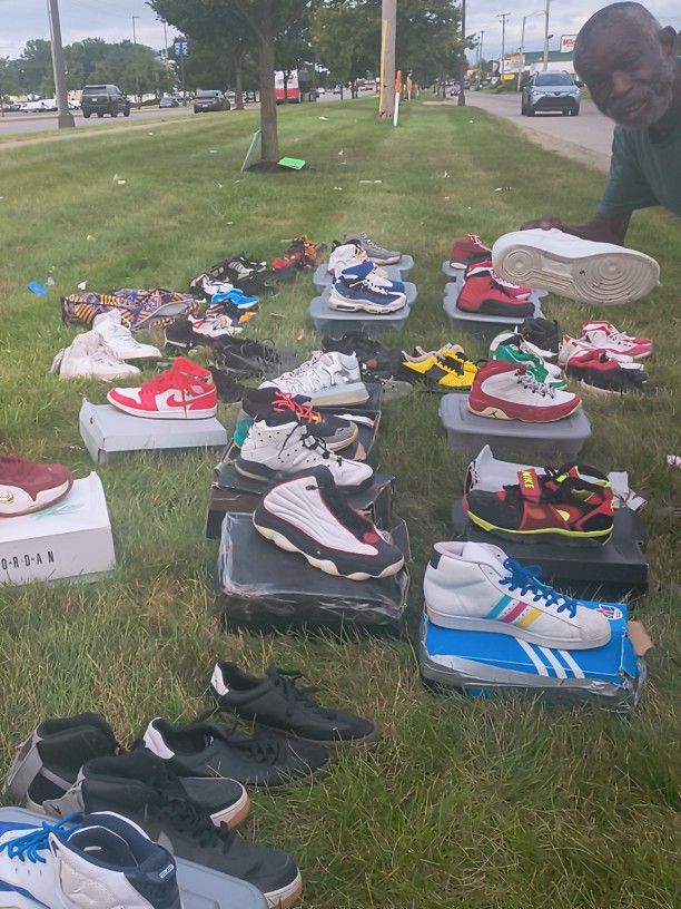 Used Men's Tennis Shoes Size 12 And 13 Kids Shoes Size 3 And 4