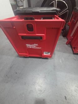 Milwaukee packout