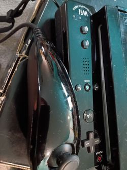 Black Nintendo Wii with control and num chuck