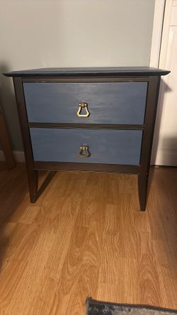 Side Table Excellent Conditions .  