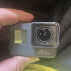 GOPRO HERO 5 WITH TONS OF ACCESSORIES 